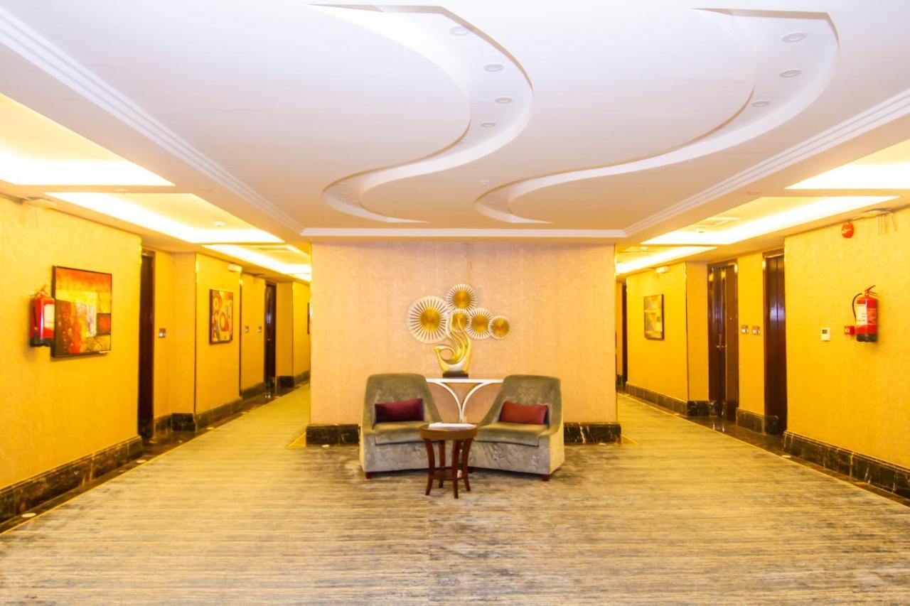 فندق هوليداي الخليج الرياض - Holiday Al Khaleej Hotel Екстер'єр фото